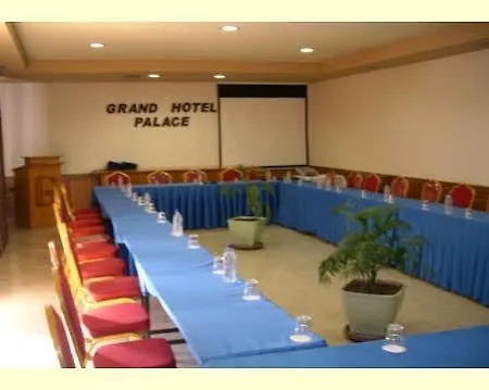 Grand Palace 3* كورتشي